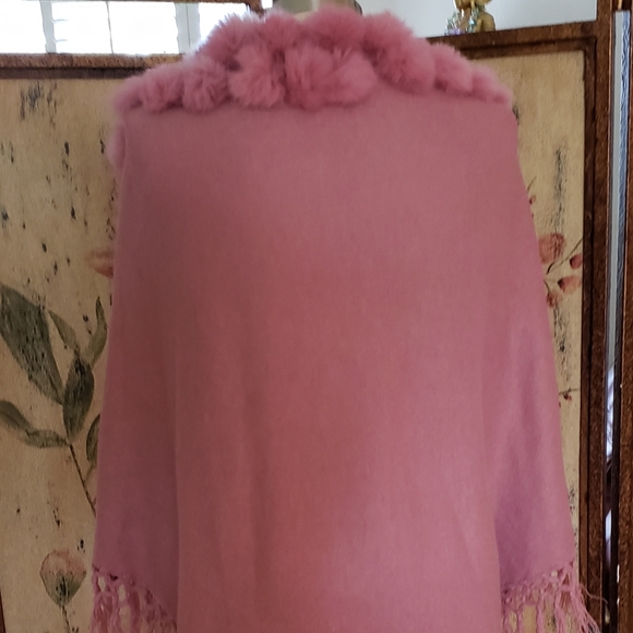LULU Guinness Dusty Pink Poncho - Picture 6 of 8